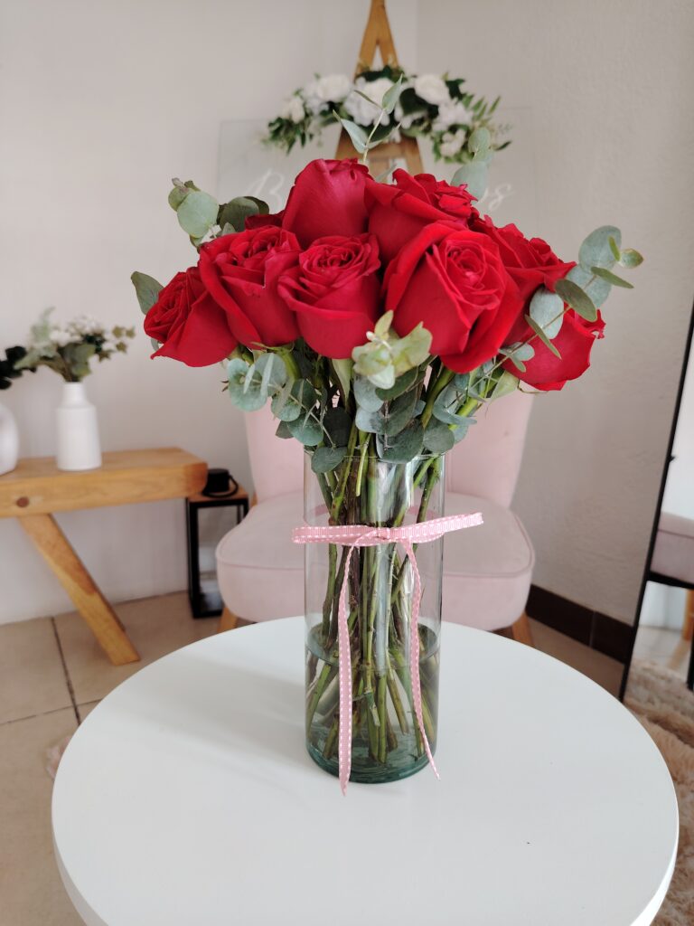 Florero de 12 Rosas Rojas